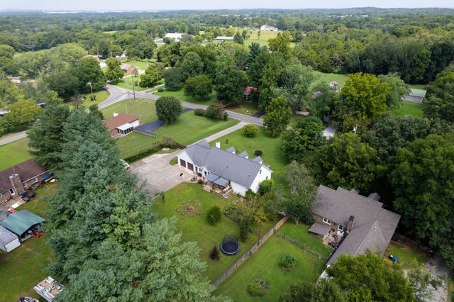 1181 Allen Rd, Murfreesboro, TN 37129