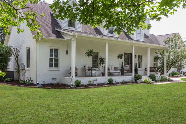 1181 Allen Rd, Murfreesboro, TN 37129