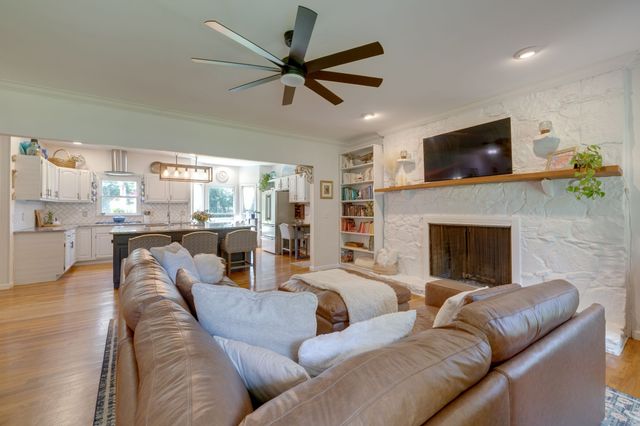 1181 Allen Rd, Murfreesboro, TN 37129