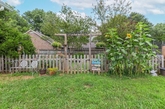 1181 Allen Rd, Murfreesboro, TN 37129