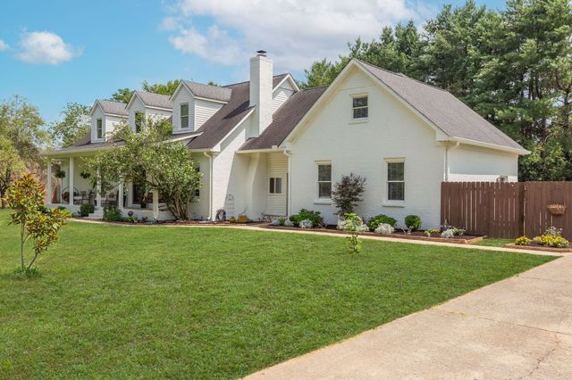 1181 Allen Rd, Murfreesboro, TN 37129