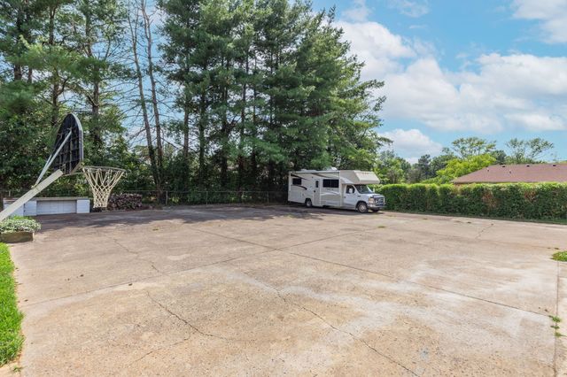 1181 Allen Rd, Murfreesboro, TN 37129