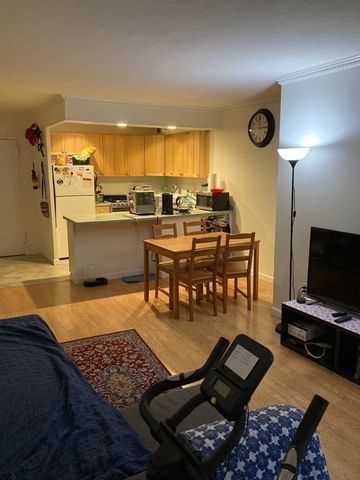 145 Pinckney Street 124, Boston, MA 02114