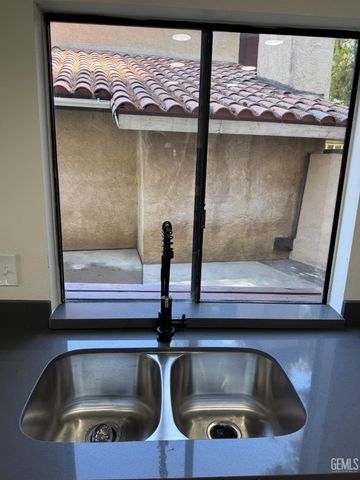 4107 Pinewood Lake Drive, Bakersfield, CA 93309