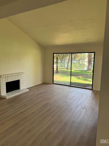 4107 Pinewood Lake Drive, Bakersfield, CA 93309