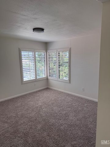4107 Pinewood Lake Drive, Bakersfield, CA 93309