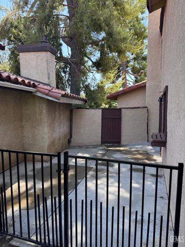 4107 Pinewood Lake Drive, Bakersfield, CA 93309
