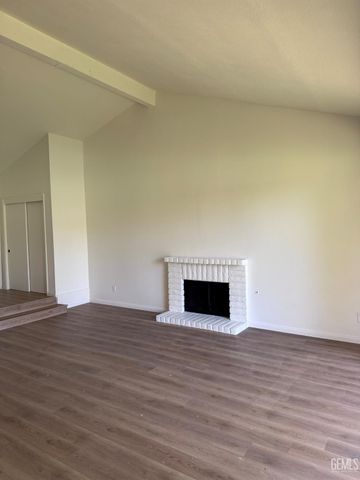 4107 Pinewood Lake Drive, Bakersfield, CA 93309