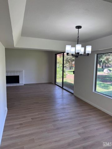 4107 Pinewood Lake Drive, Bakersfield, CA 93309