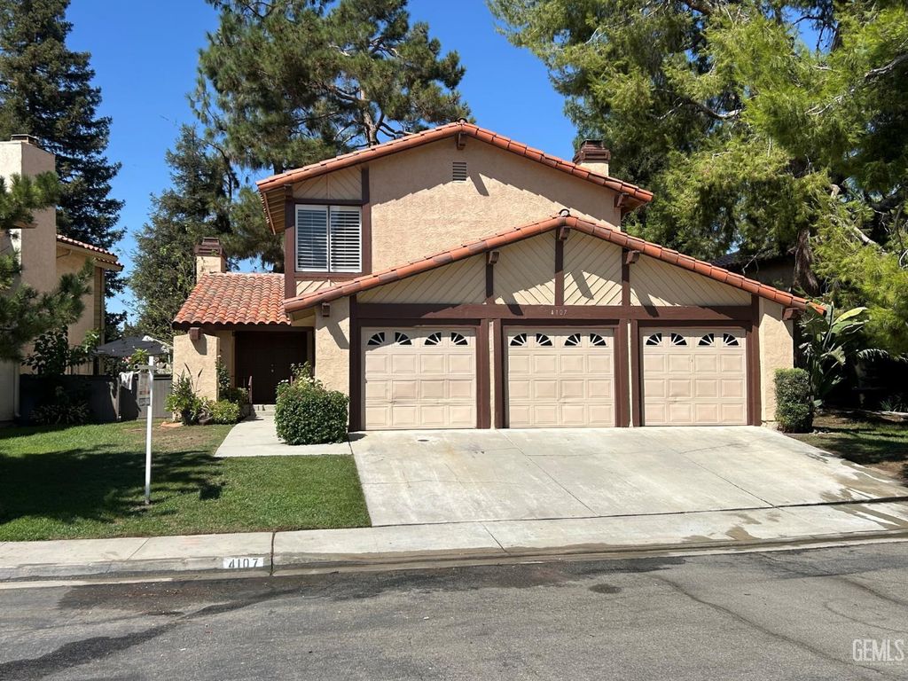4107 Pinewood Lake Drive, Bakersfield, CA 93309