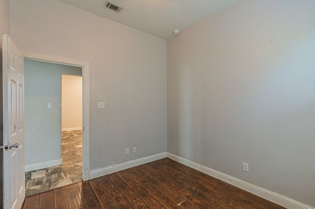 4927 Mexicana Road, Dallas, TX 75212