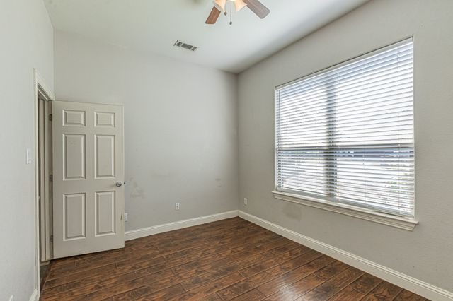 4927 Mexicana Road, Dallas, TX 75212