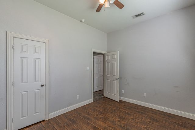 4927 Mexicana Road, Dallas, TX 75212