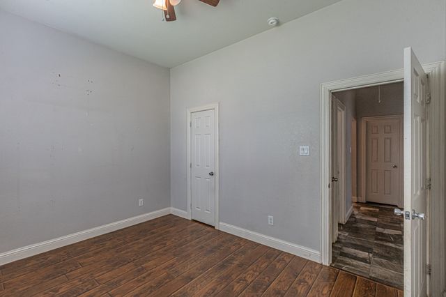 4927 Mexicana Road, Dallas, TX 75212