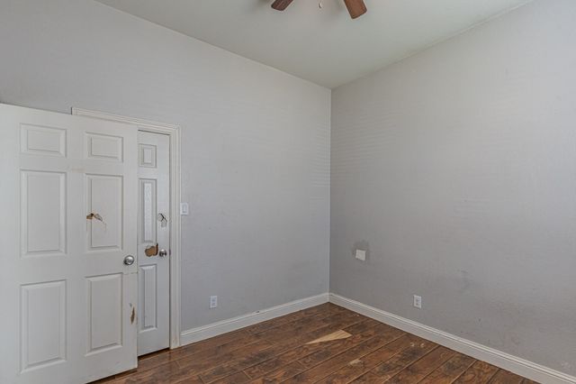 4927 Mexicana Road, Dallas, TX 75212