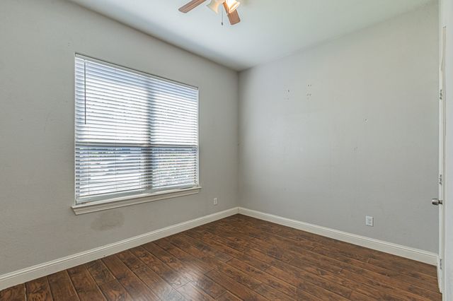 4927 Mexicana Road, Dallas, TX 75212