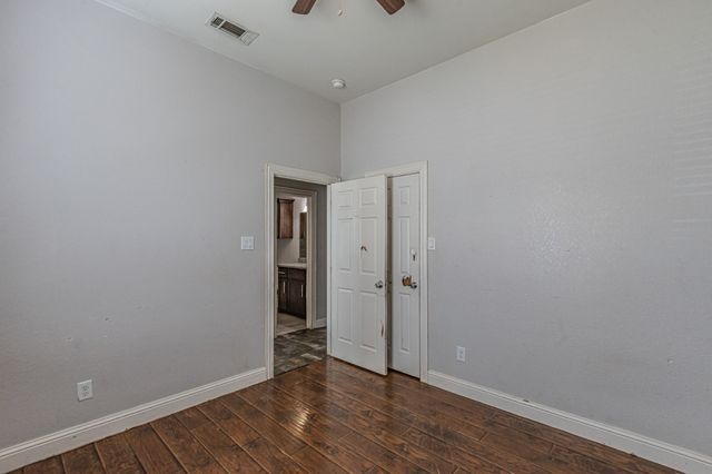 4927 Mexicana Road, Dallas, TX 75212