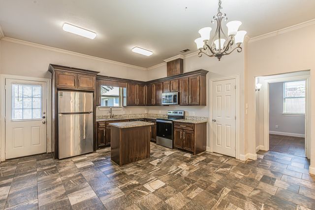 4927 Mexicana Road, Dallas, TX 75212