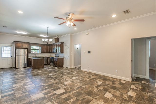 4927 Mexicana Road, Dallas, TX 75212