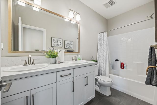 4342 Oak Knoll Road, Madera, CA 93636
