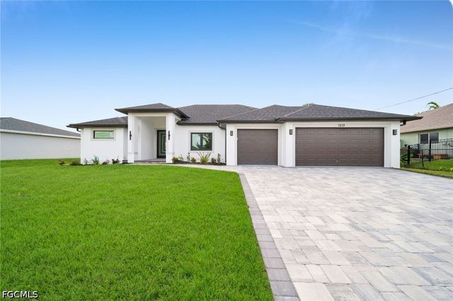 1213 NW 25th PL, Cape Coral, FL 33993