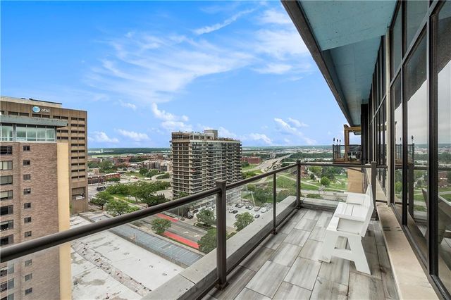 700 E 8th Street 14 M, Kansas City, MO 64106