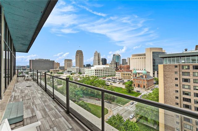 700 E 8th Street 14 M, Kansas City, MO 64106