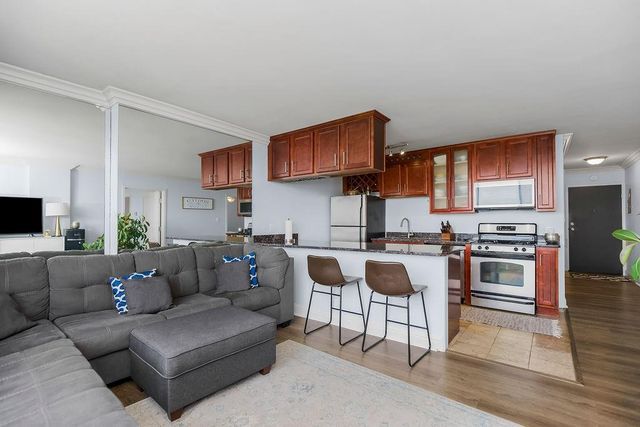 700 E 8th Street 14 M, Kansas City, MO 64106