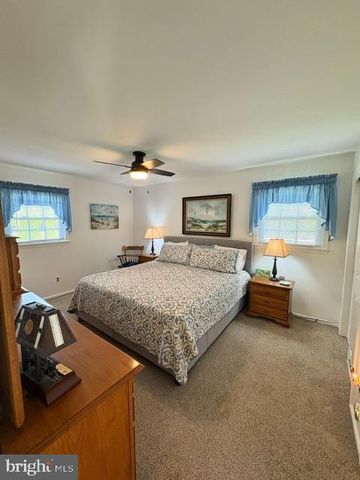 24 WRANGLER RD, Newark, DE 19711