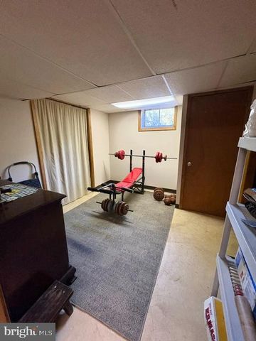 24 WRANGLER RD, Newark, DE 19711
