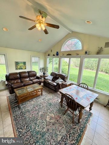24 WRANGLER RD, Newark, DE 19711