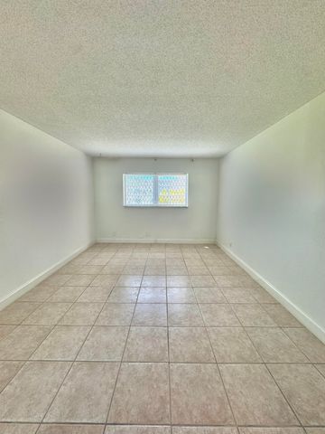 202 SE 10th Street 105, Dania Beach, FL 33004