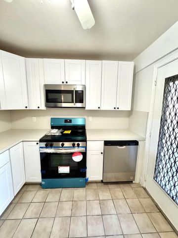 202 SE 10th Street 105, Dania Beach, FL 33004