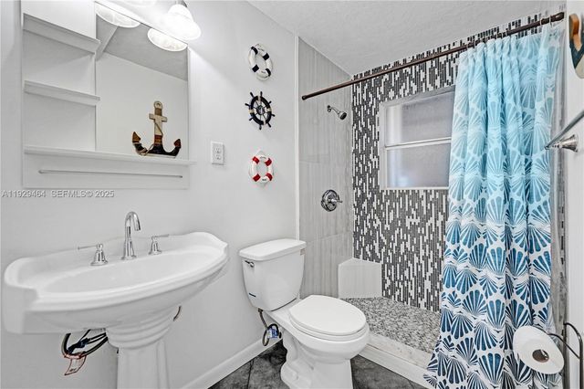 1631 NE 32nd St, Pompano Beach, FL 33064