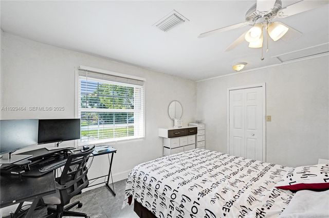 1631 NE 32nd St, Pompano Beach, FL 33064