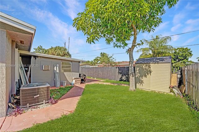 1631 NE 32nd St, Pompano Beach, FL 33064