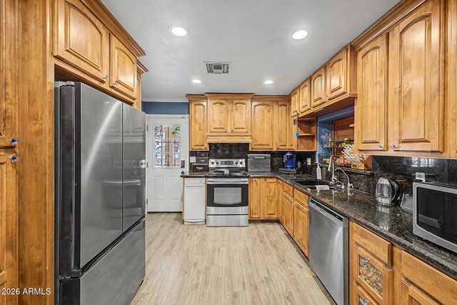 2110 W MORROW Drive, Phoenix, AZ 85027