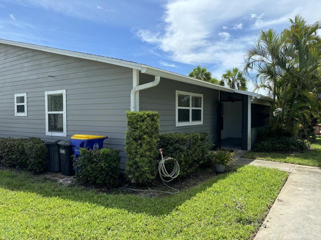 9033 SE Hobe Ridge Avenue, Hobe Sound, FL 33455