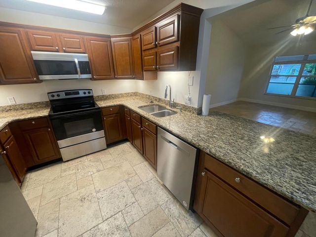 9033 SE Hobe Ridge Avenue, Hobe Sound, FL 33455