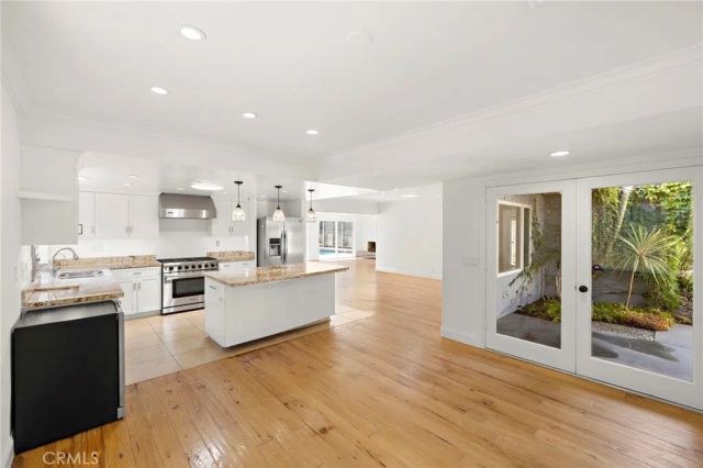 273 Cecil Place, Costa Mesa, CA 92627