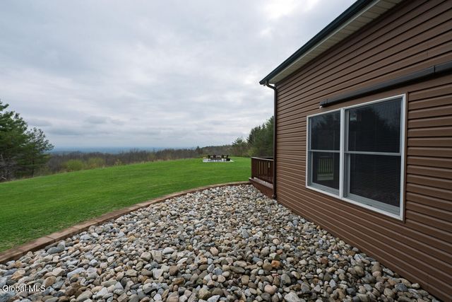 4 Debbie Drive, Altamont, NY 12009