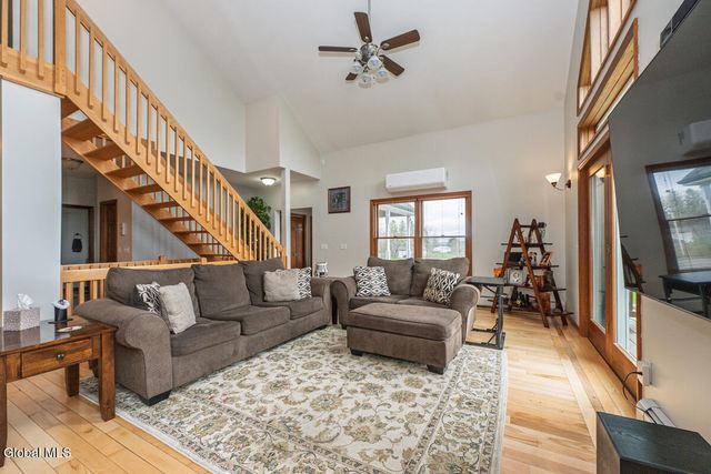 4 Debbie Drive, Altamont, NY 12009