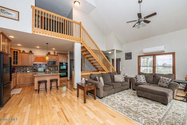4 Debbie Drive, Altamont, NY 12009