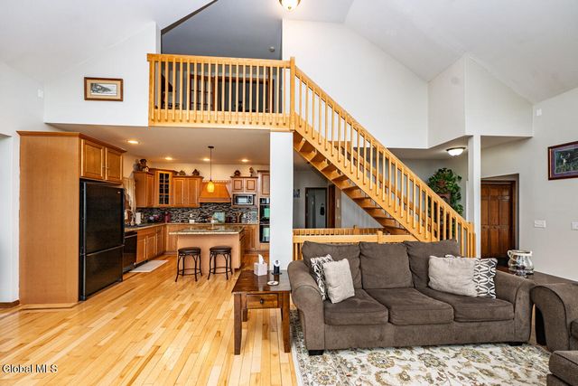 4 Debbie Drive, Altamont, NY 12009
