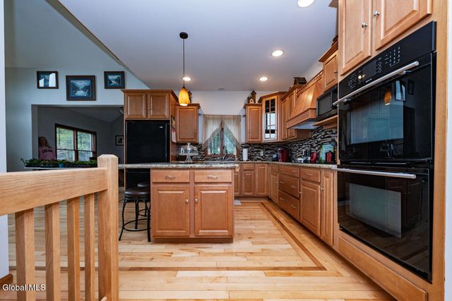 4 Debbie Drive, Altamont, NY 12009