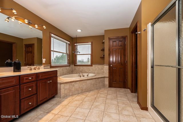 4 Debbie Drive, Altamont, NY 12009