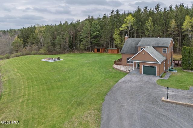 4 Debbie Drive, Altamont, NY 12009