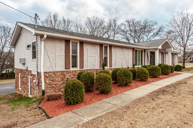 144 Allen Dr, Hendersonville, TN 37075