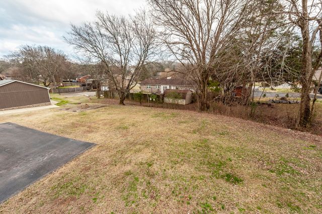 144 Allen Dr, Hendersonville, TN 37075