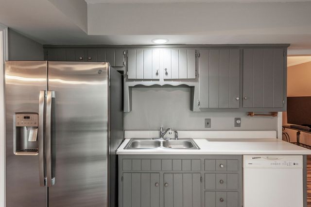 144 Allen Dr, Hendersonville, TN 37075